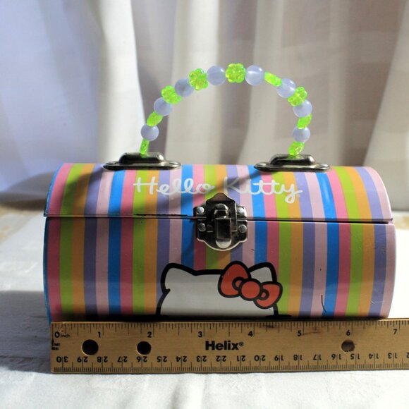 Hello Kitty Metal Cylinder Purse - Picture 6 of 9